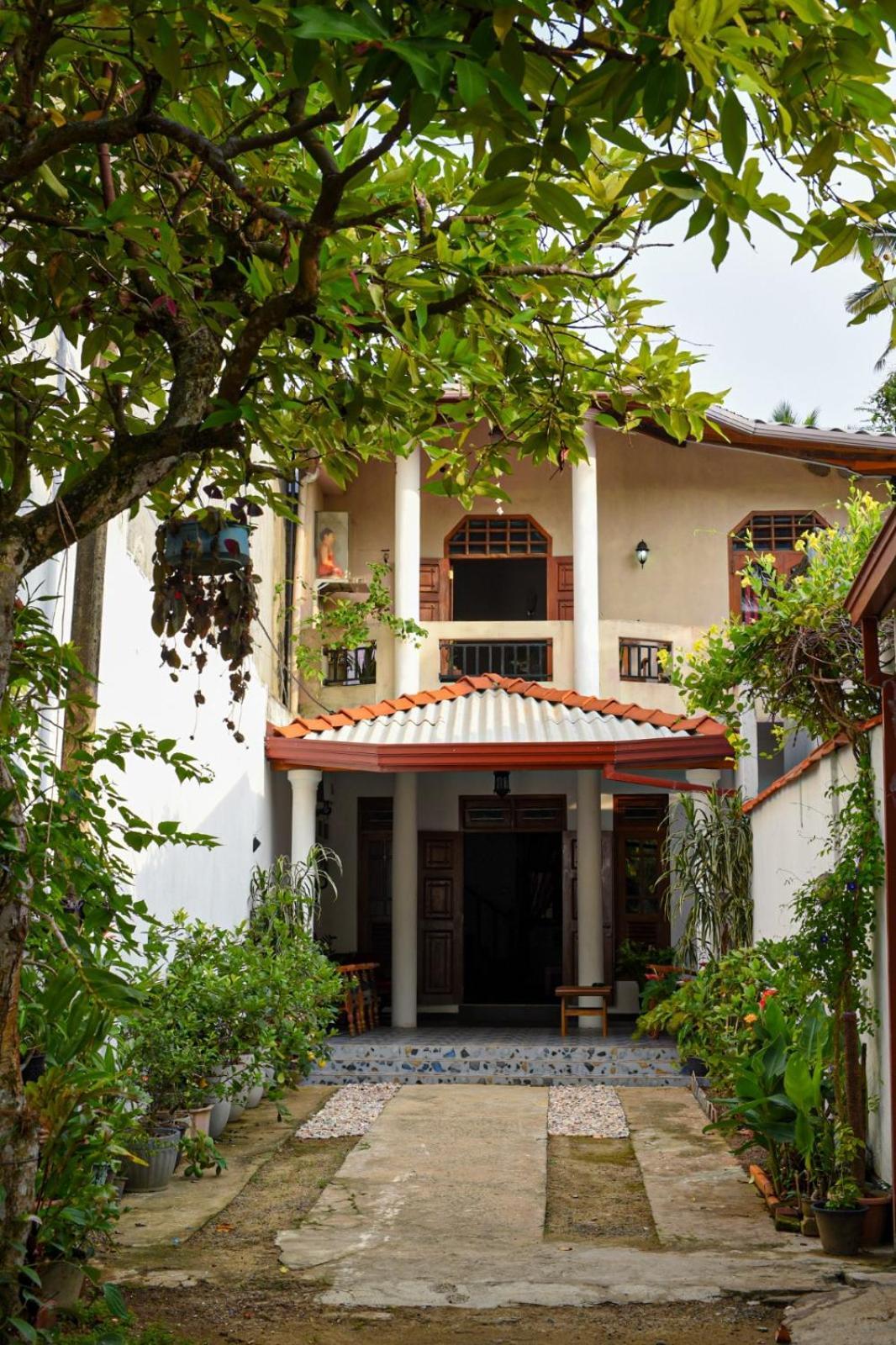 4Ty Two Homestay Galle Luaran gambar