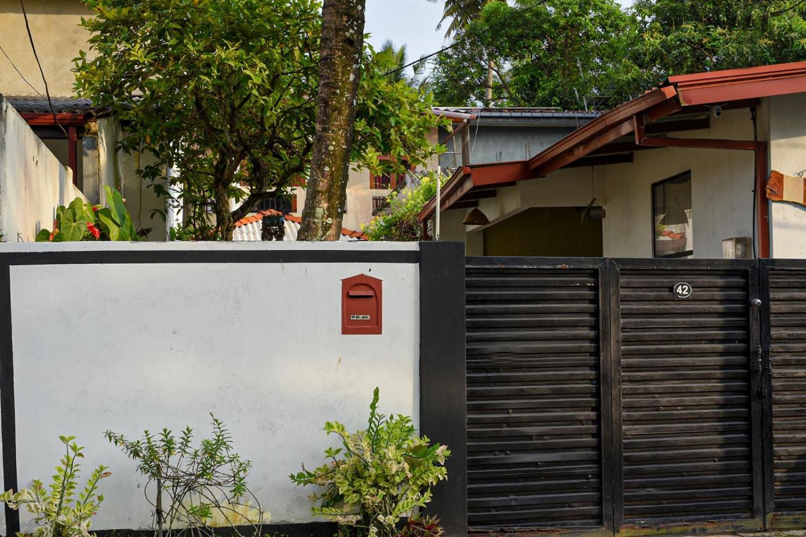 4Ty Two Homestay Galle Luaran gambar