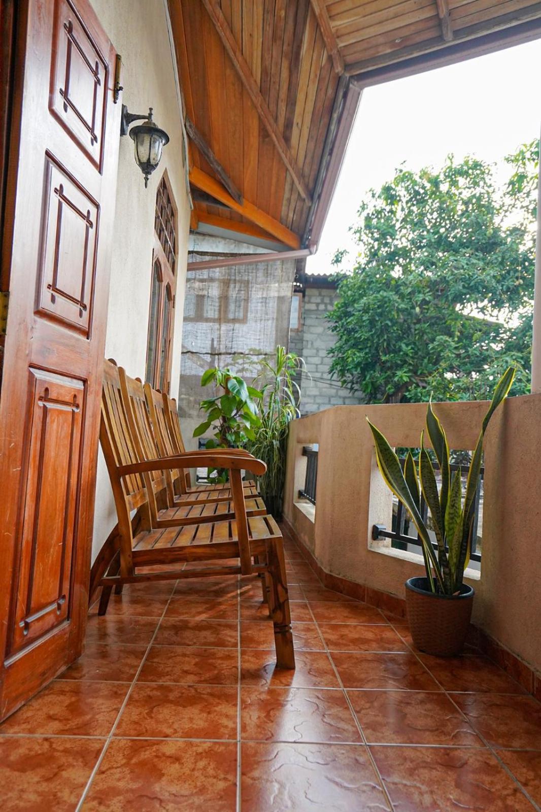 4Ty Two Homestay Galle Luaran gambar