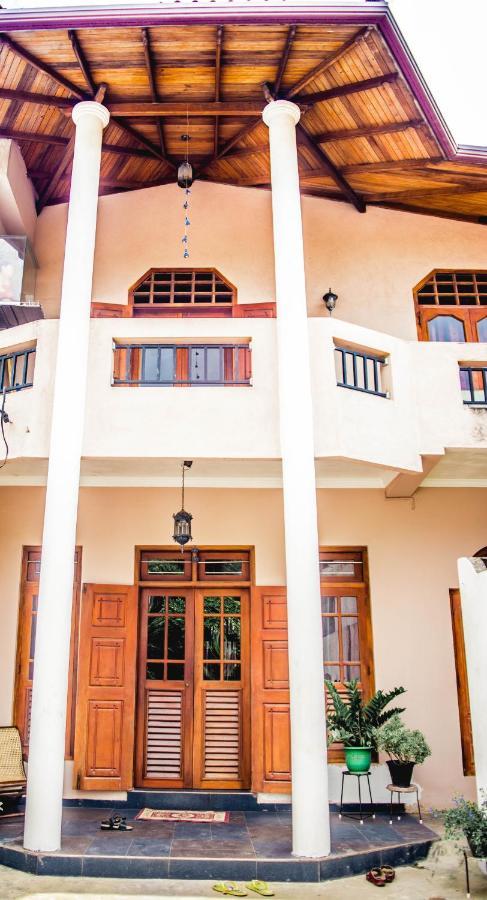 4Ty Two Homestay Galle Luaran gambar